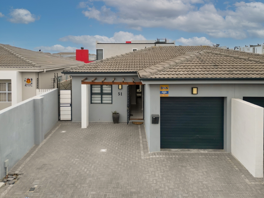 2 Bedroom Property for Sale in Parklands North Western Cape